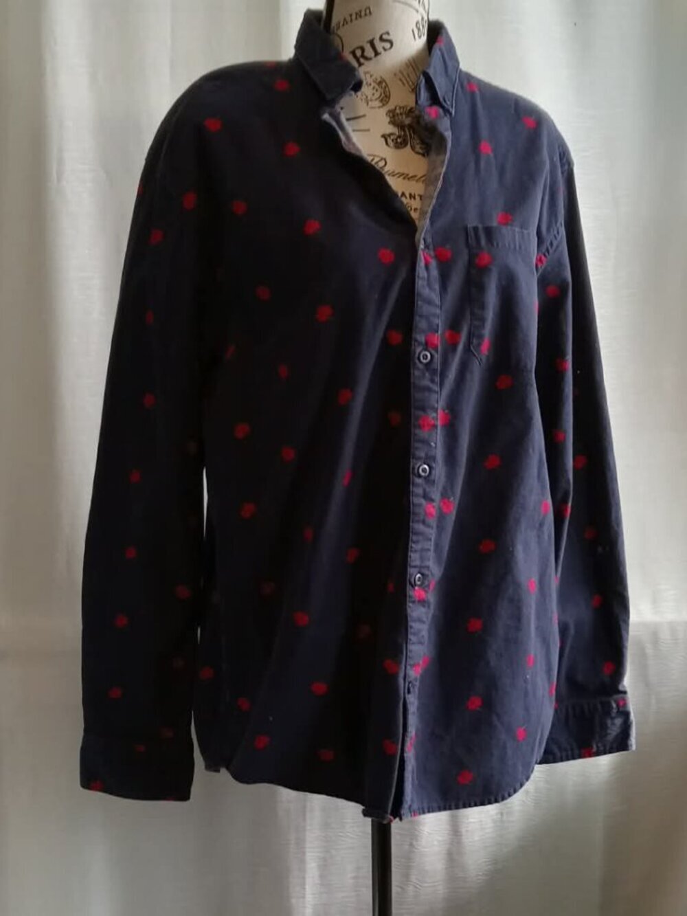 Vintage DJAB  long sleeves button up shirt with red roses on a marine blue fond